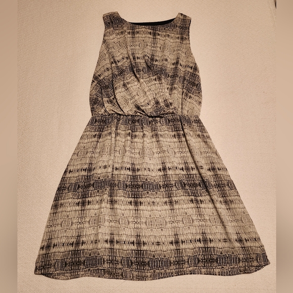 MANGO Sleeveless Dress. Size 6. - Picture 5 of 7